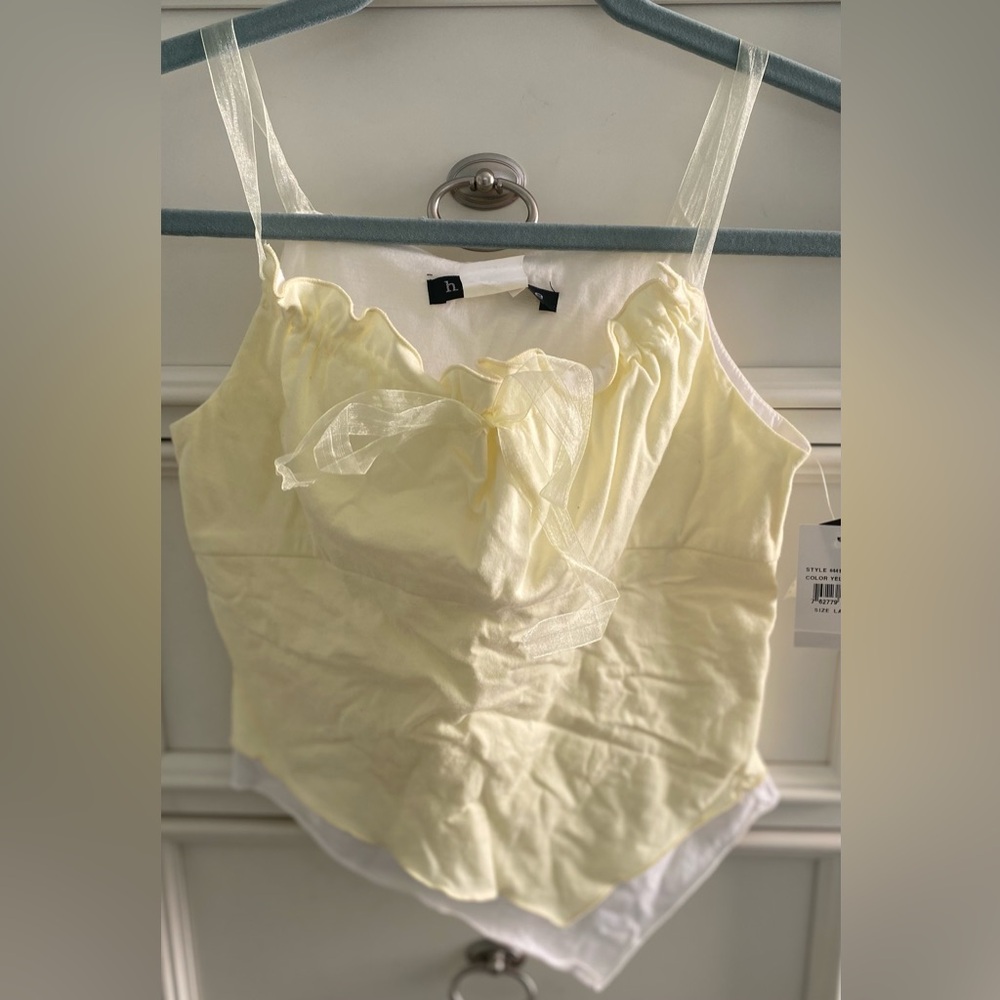 Hype NWT Sz Large Light Yellow & White Layered Handkerchief Style Sleeveless Top